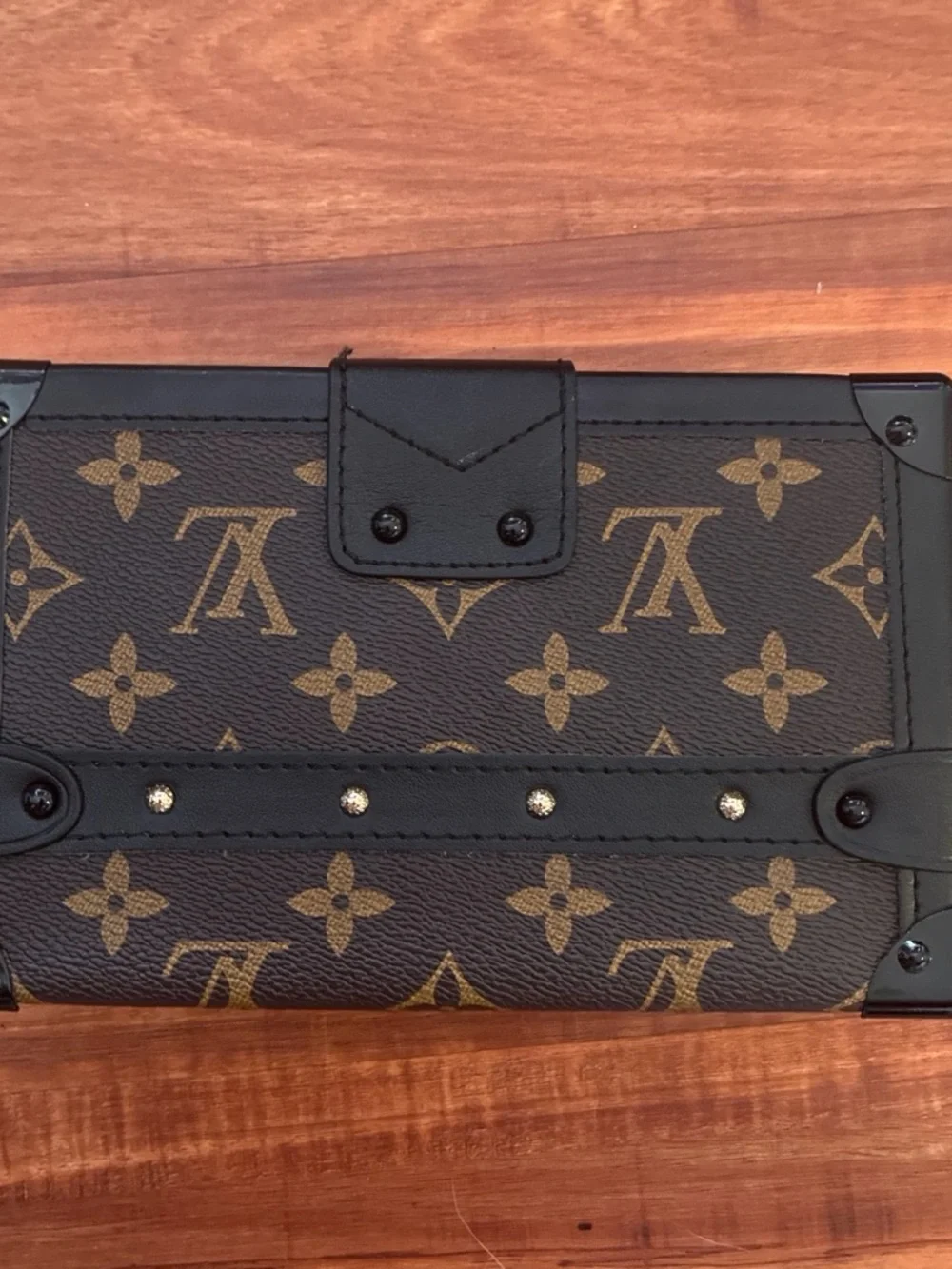 Louis Vuitton classic louis